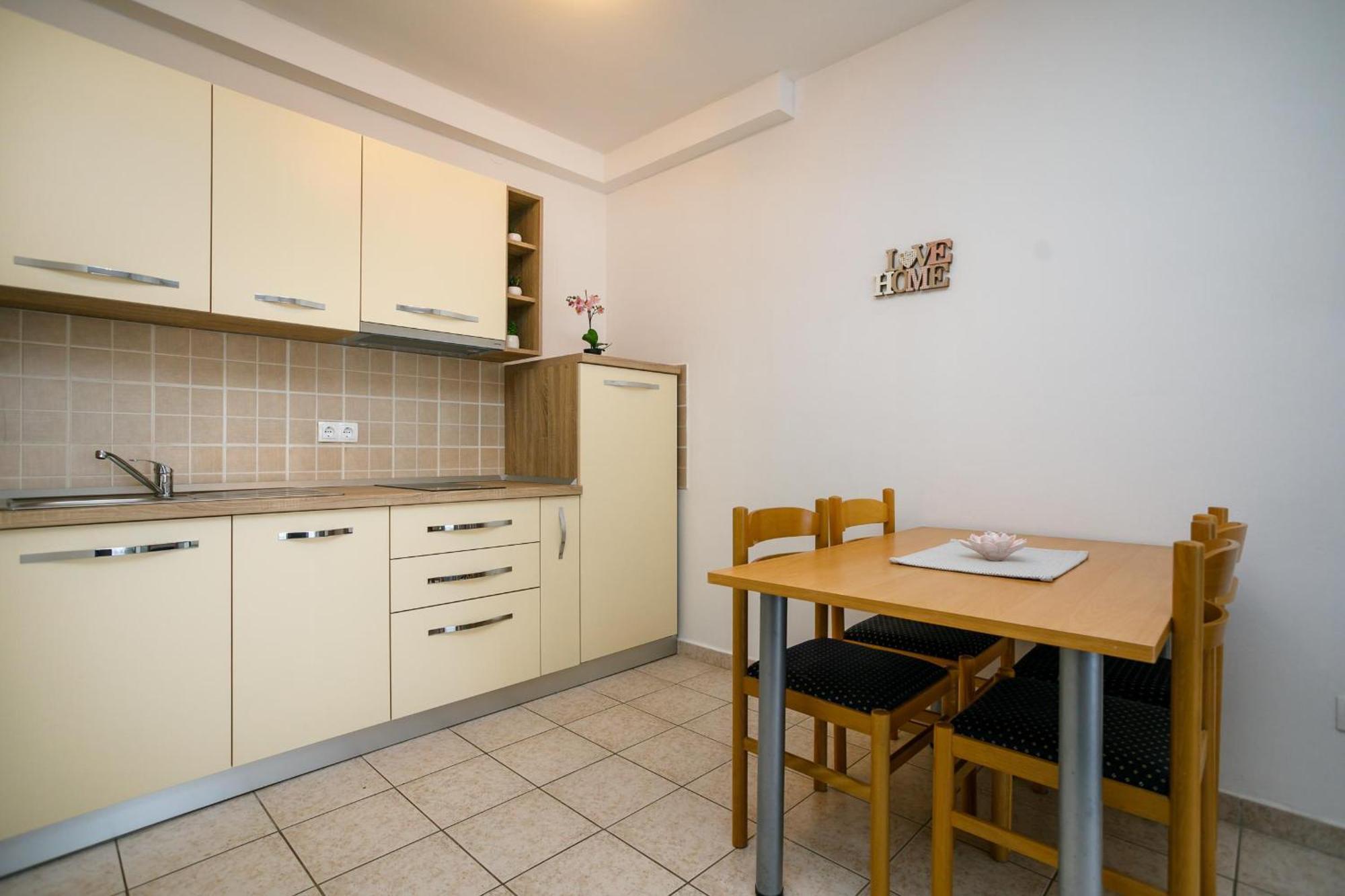 Apartment Pirun バスカ エクステリア 写真