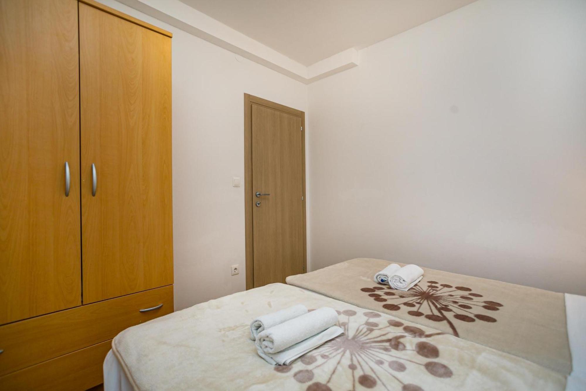 Apartment Pirun バスカ エクステリア 写真