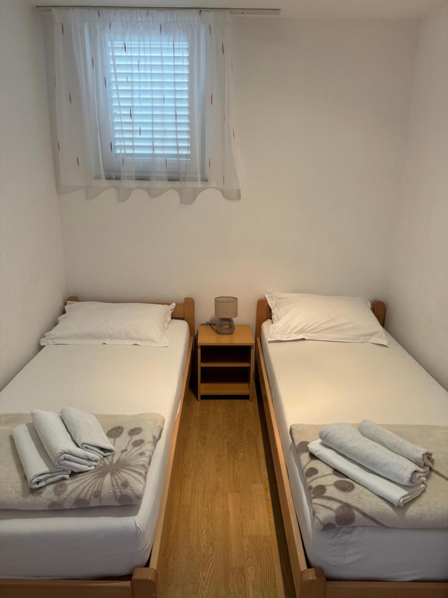 Apartment Pirun バスカ エクステリア 写真