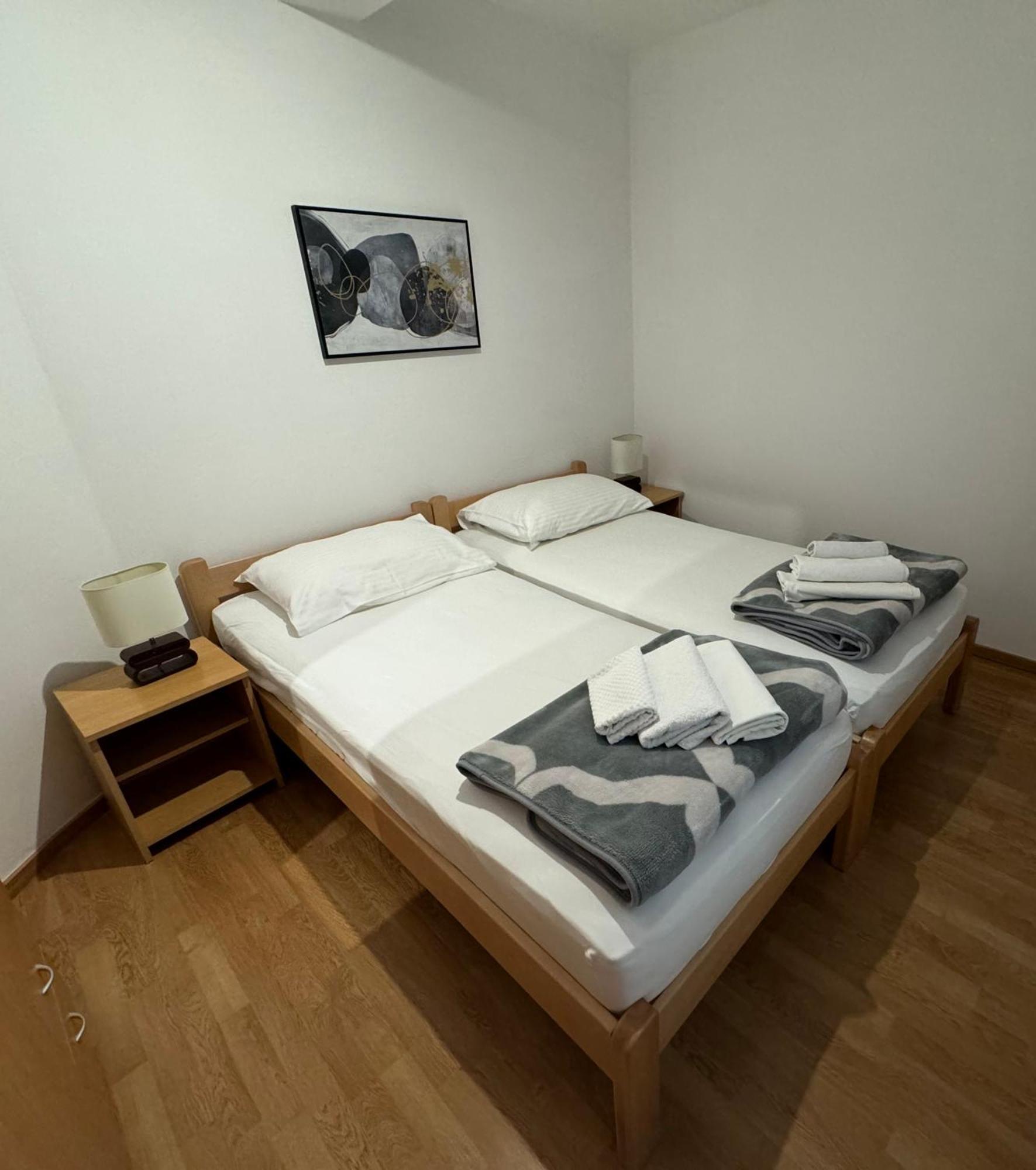 Apartment Pirun バスカ エクステリア 写真